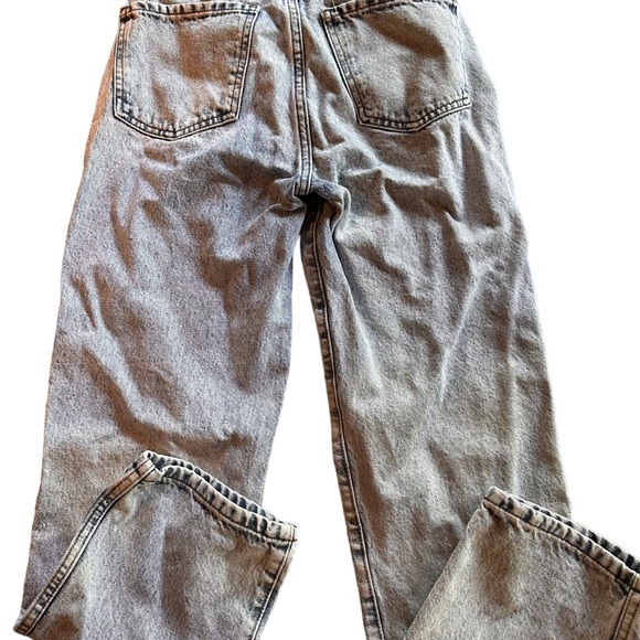 Revice size 25 crossover/asymmetrical waist denim jeans. Button fly, acid wash. - Picture 4 of 14